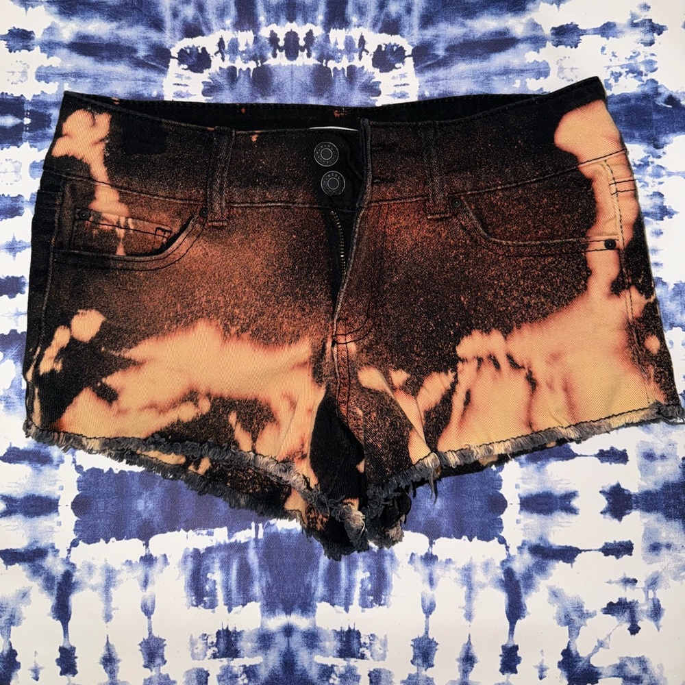Refuge Black Acid Washed Shorts size 2